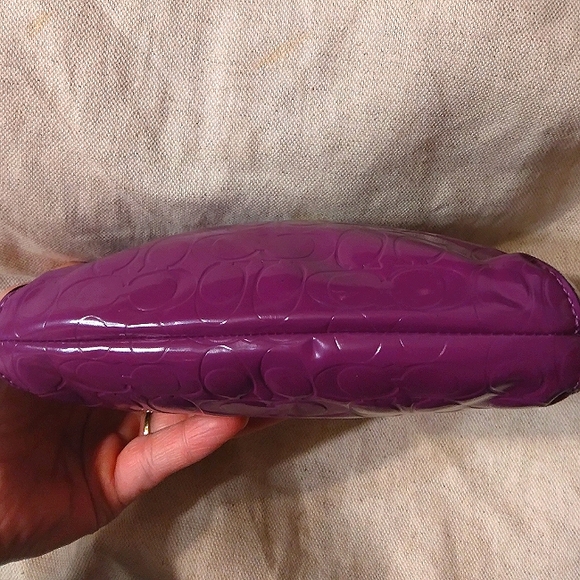 Brand New COACH Purple Iris Signature Liquid Gloss Wristlet - Picture 8 of 16